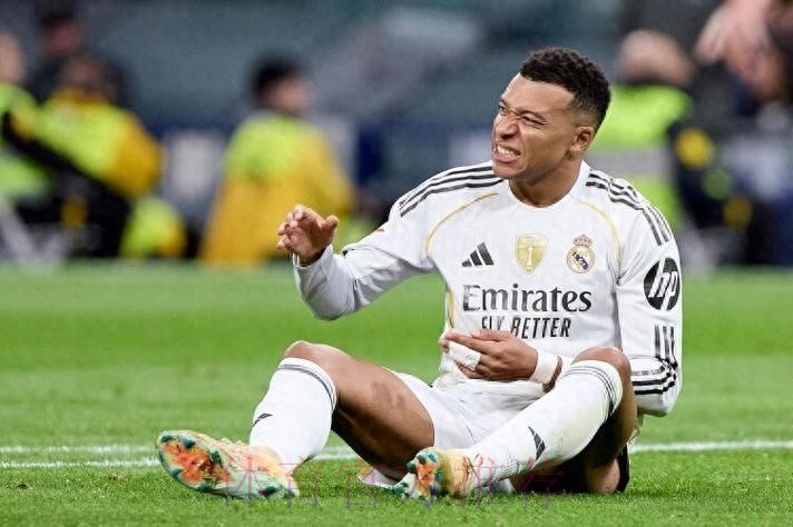 多谁谁尴尬!皇马免签姆巴佩后 国内4冠均被巴萨夺走 巴黎6冠王 多谁谁尴尬!皇马免签姆巴佩后 国内4冠均被巴萨夺走 巴黎6冠王